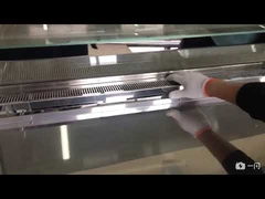 রক্ষণাবেক্ষণ - শোকেসের ভিতরের অংশ পরিষ্কার করুন